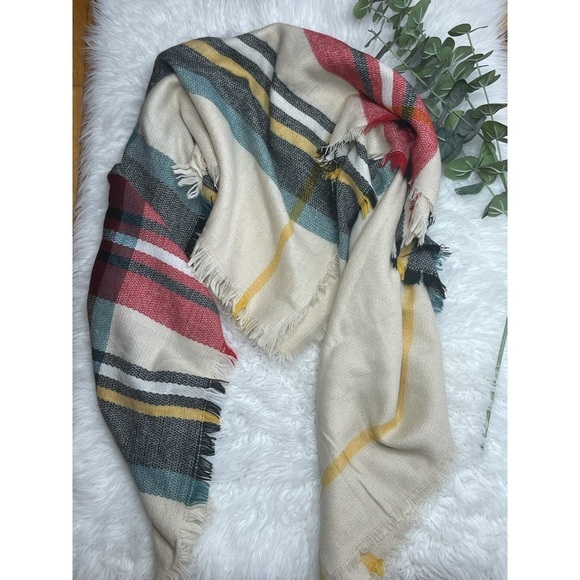 Accessory Depot Plaid blanket scarf with small fringes - Picture 1 of 8